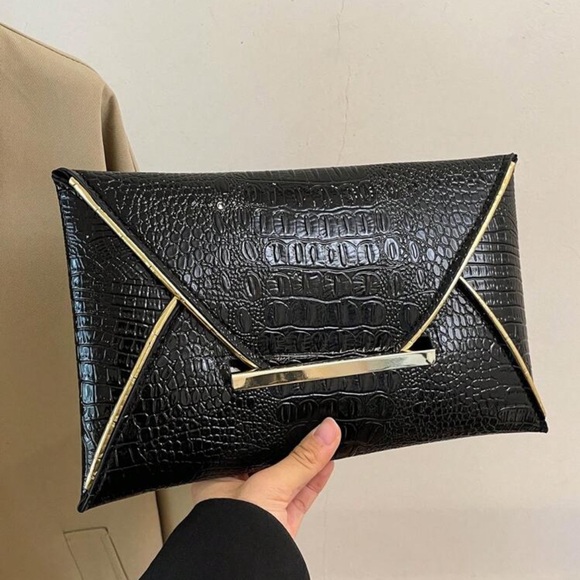 Black Envelope Gold Crocodile Textured Bag NWOT - Picture 4 of 4